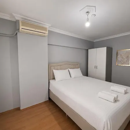 Spacious View In A Location Apartment *